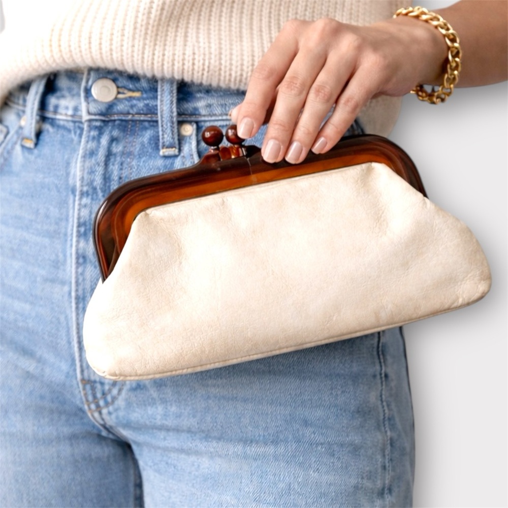 Vintage White Italian Leather Clutch With Tortoiseshell Lucite Kiss-Lock Frame